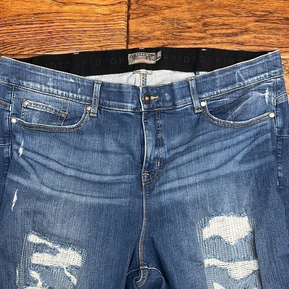 TORRID Bombshell Skinny Premium Stretch High-Rise Destructed Jean - Picture 6 of 11